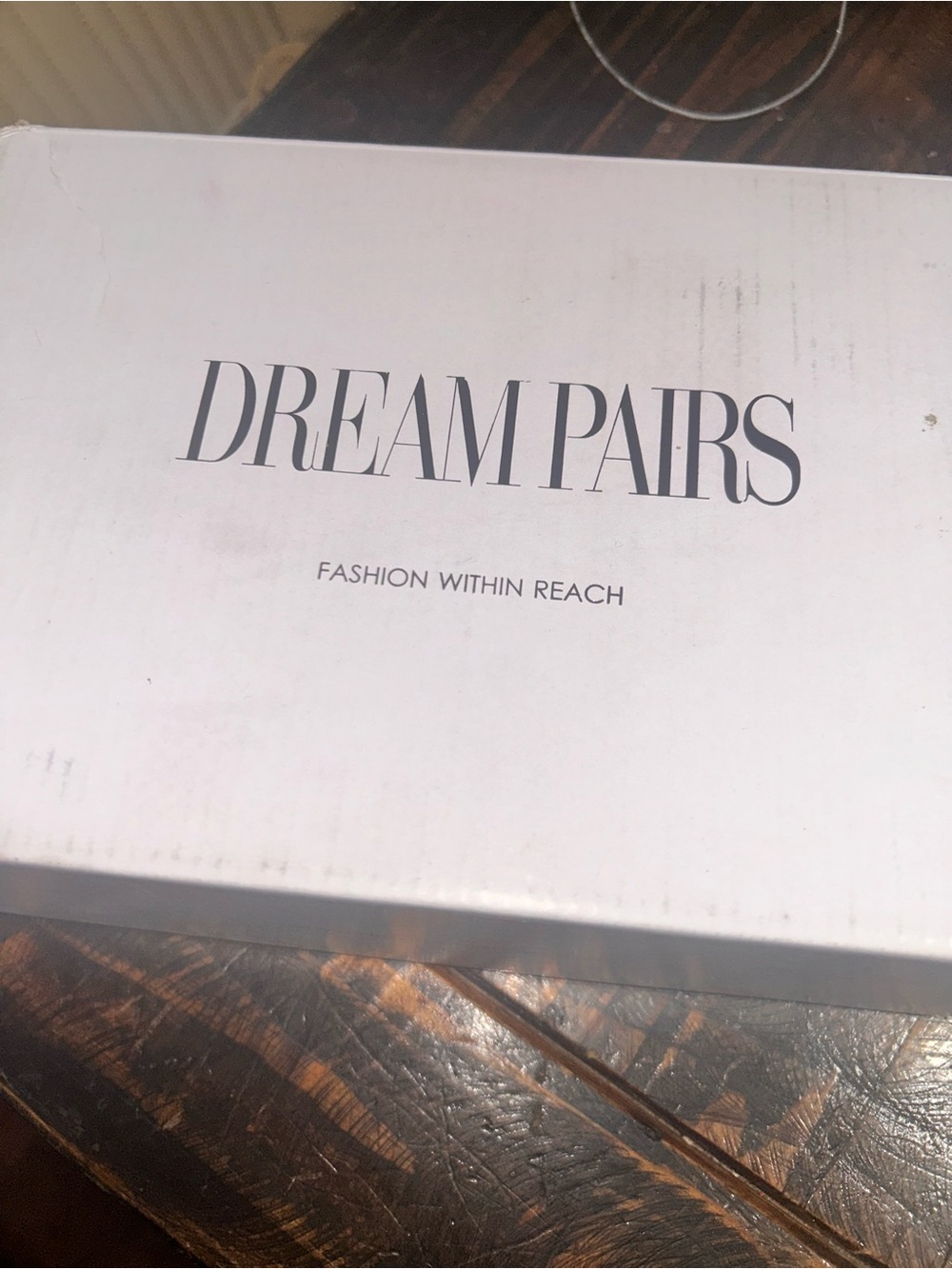 Dream Pairs Navy and White Shoe Box Label